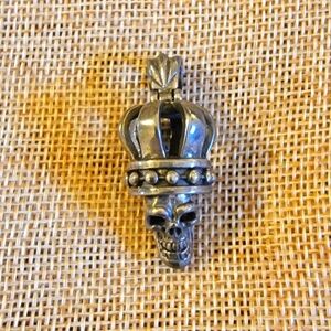 Vinyage Sterling Silver Crown Skull Pendant